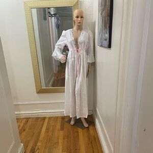 Barbizon vintage Elegant White Lace Trim Nightgown with Pink Ribbon